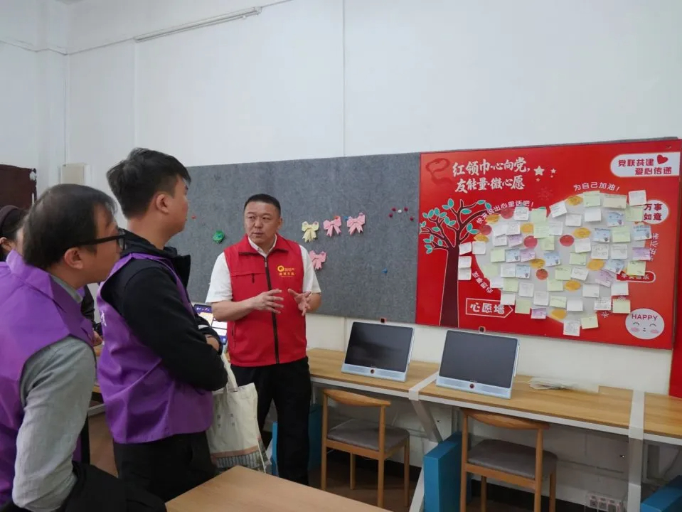 关爱乡村学子，助力教育振兴——广东世纪英才教育科技有限公司联合东莞翰伦技工赴揭阳市告陂小学开展公益捐赠 (4).jpg